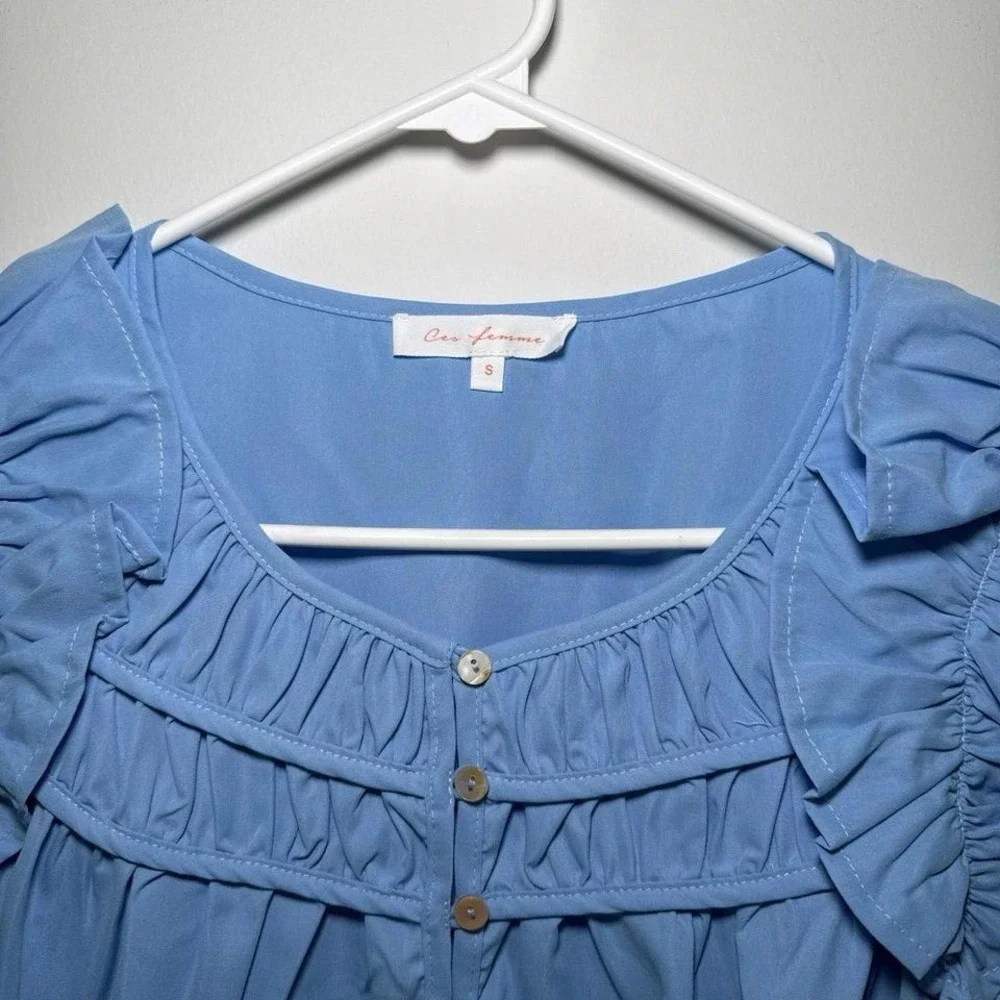 Ces Femme Women's‎ Blue Ruffled Sleeve Blouse Size Small